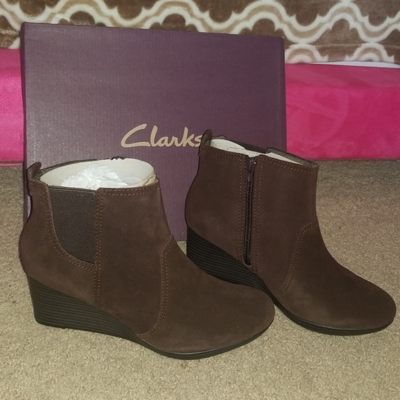 Clarks Shoes - Clarks NIB *Genuine leather* brown booties
